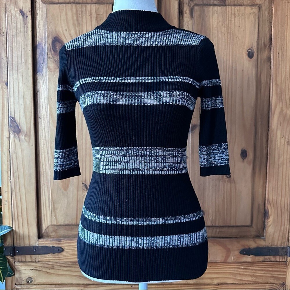 Ribbed Mock Neck Short Sleeve Knit Top Black White Heathered Stripes Office - M